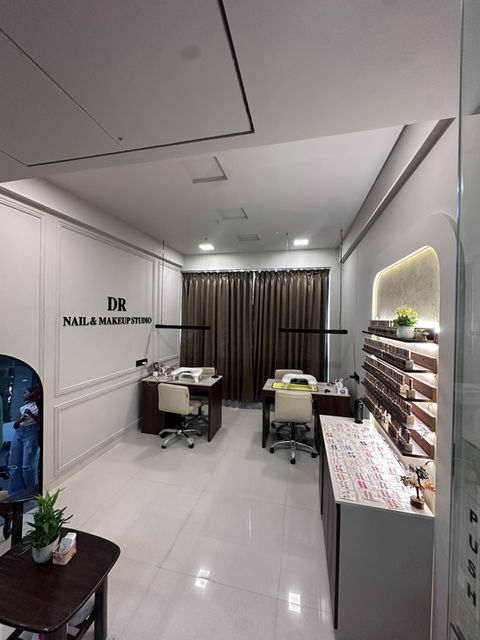 Chic Nail and Makeup Studio