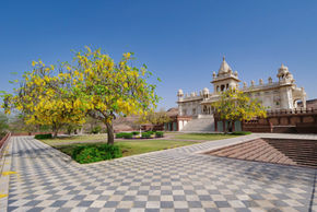 P1022909__lu1-min.jpg