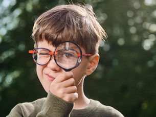 Miopia nei bambini: oggi gli occhiali possono fare molto più che correggere la vista