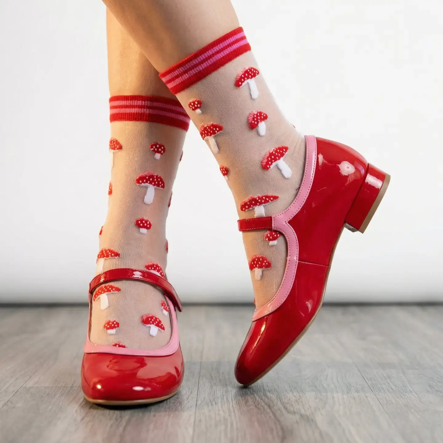 Sock Talk | Transparante Paddenstoelen Sokken (Rood)