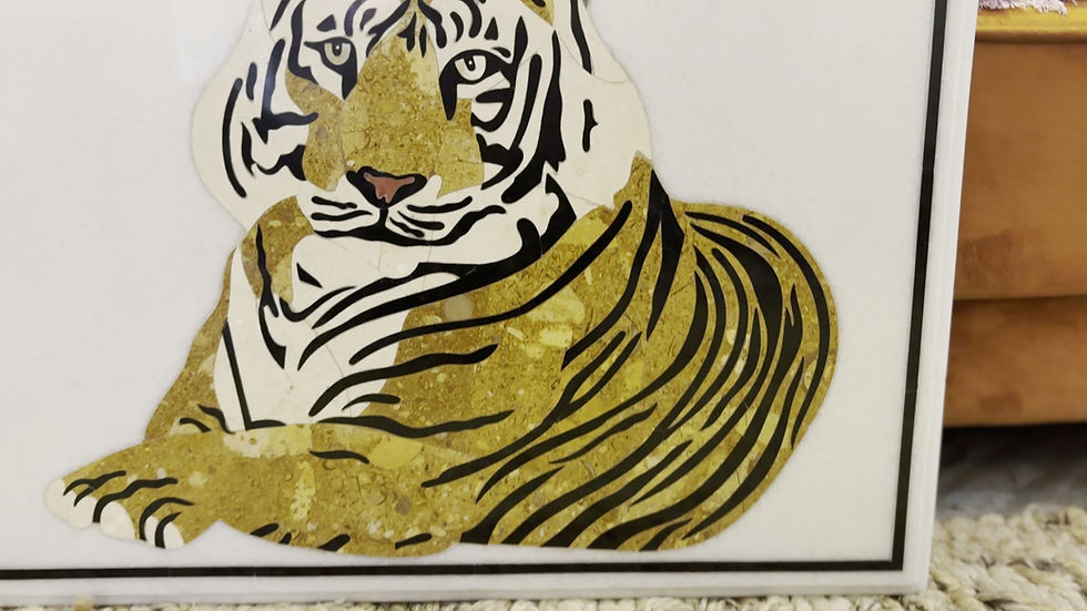 Thumbnail: Tiger Inlay Marble Tabletop – Handcrafted Wildlife Art in Natural Stones