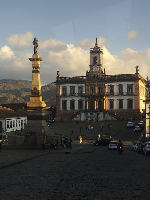 Ouro Preto - Praça Tiradentes com o Museu da Inconfidência ao fundo.jpg