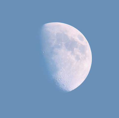 Astronomy — A collection of images of the moon and more.