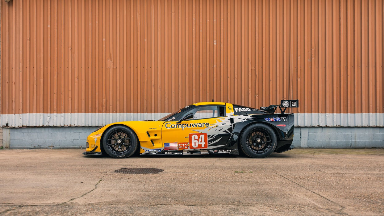 2009 Chevrolet Corvette C6R GT2 race car for sale