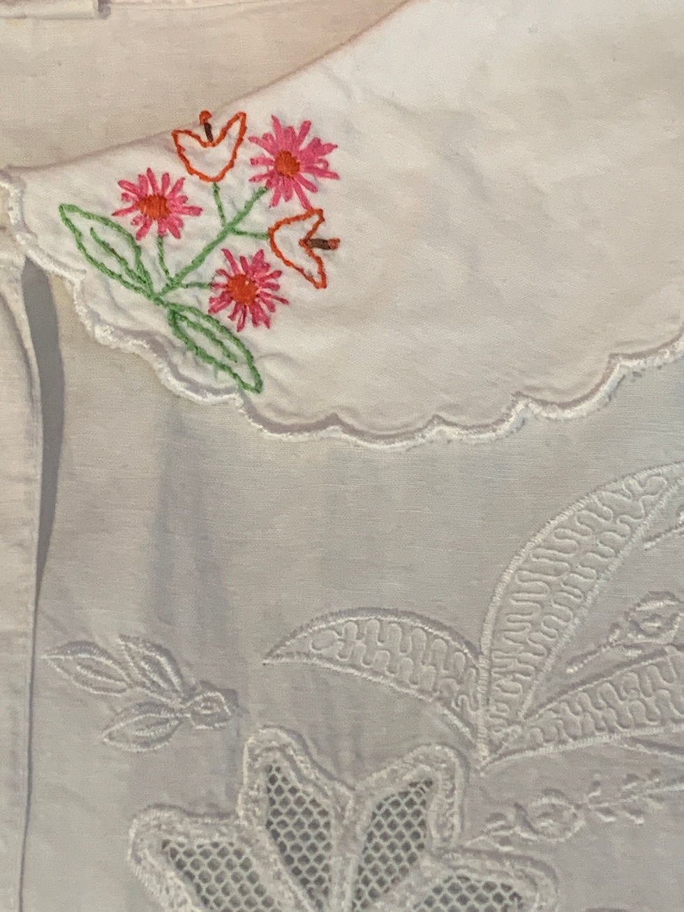 Thumbnail: Peter Pan Collar Embroidered Vintage Blouse