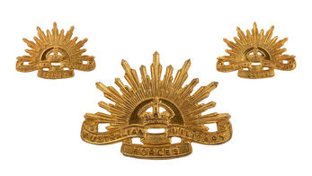 Rising Sun, Type 4. FINISH: Gilt. HAT HEIGHT: 45mm. COLLAR HEIGHT: 27mm.  MAUFACTURER: AMOR, Australia. NOTE: Australian Military Forces (AMF), 1949-1966