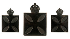 FINISH: Oxidised. HAT HEIGHT: 43mm. COLLAR HEIGHT: 33mm. NOTE: Type 2 manufactured by S. Schlank & Co, Adelaide and has a distinctive embossing to the badge and is maker marked to rear.