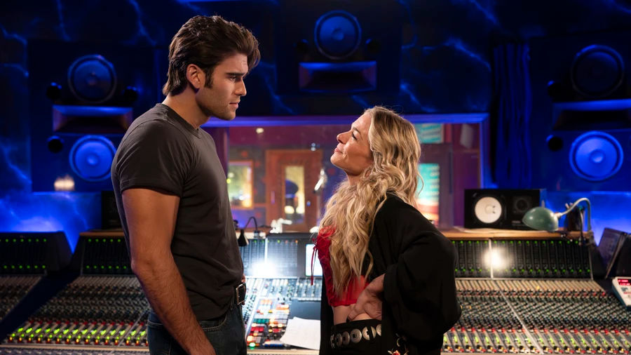 9-1-1 Nashville Season 1 Episode 17 Recap: Diss Tracks, Chicken Wings, and the "Ick" Factor in ‘Saboteurs’