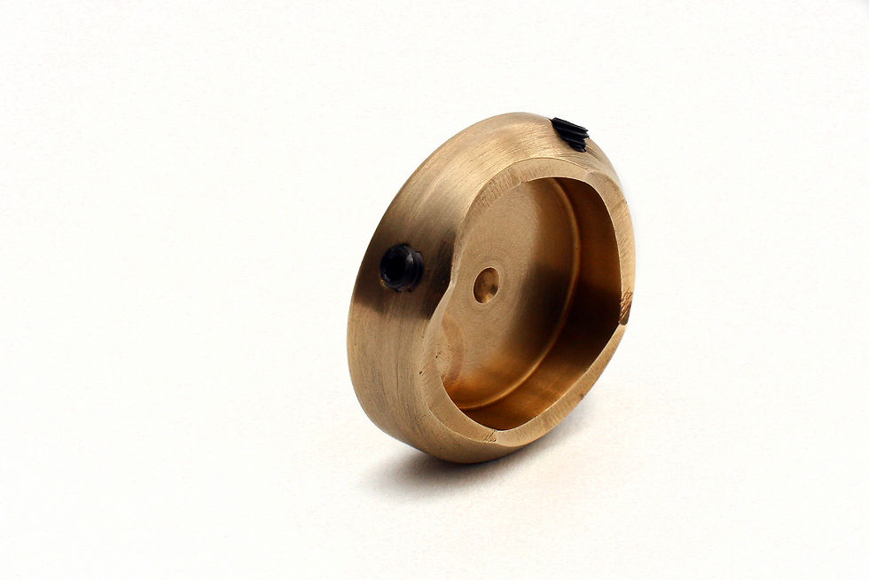 Miniaturbild: 'Marx Thumb Plate Ergo' ergonomische Daumenplatte für Saxophon - Saxophon Manufaktur Marx - marxproducts.com