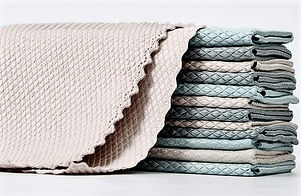 scarly glass towel 4_edited.jpg