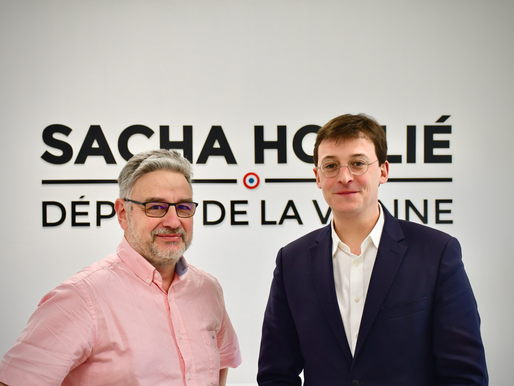 Les grands témoins : Interview de Sacha Houlié, Président de la Com' des lois, député de la Vienne. 