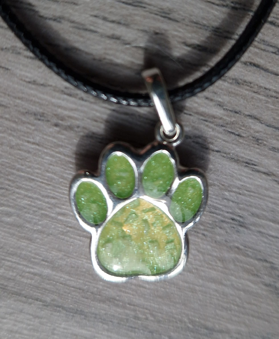 Paw pendant
