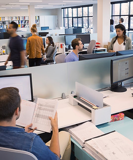 Les personnes travaillant dans Open Office