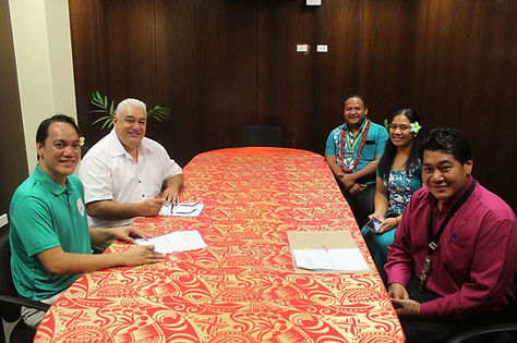 Director Ammon Fepulea'i and CEO Hazelman along with officers of the Samoa Ministry of Edu