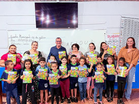 Prefeitura de Juruena realiza entrega de materiais do programa “Alfabetiza MT”