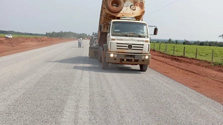 Mais asfalto para o acesso ao Vale do Seringal