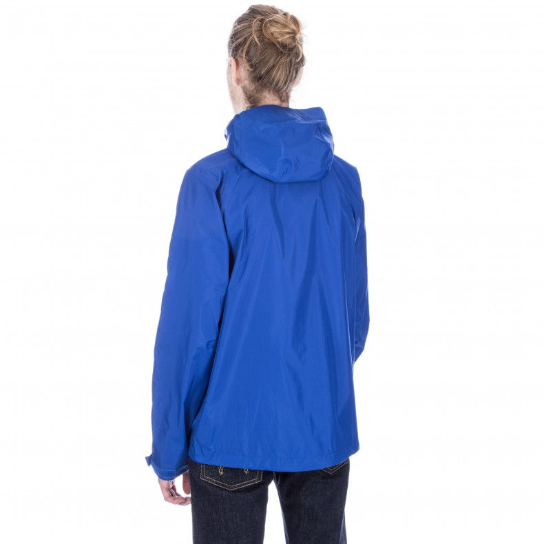 Dos de la veste de pluie Patagonia Torrentshell bleue pour homme.