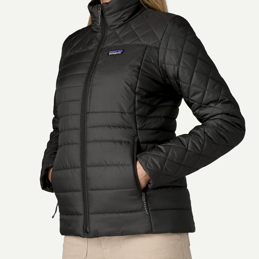 Veste Patagonia Radalie noire pour femme, vue de profil