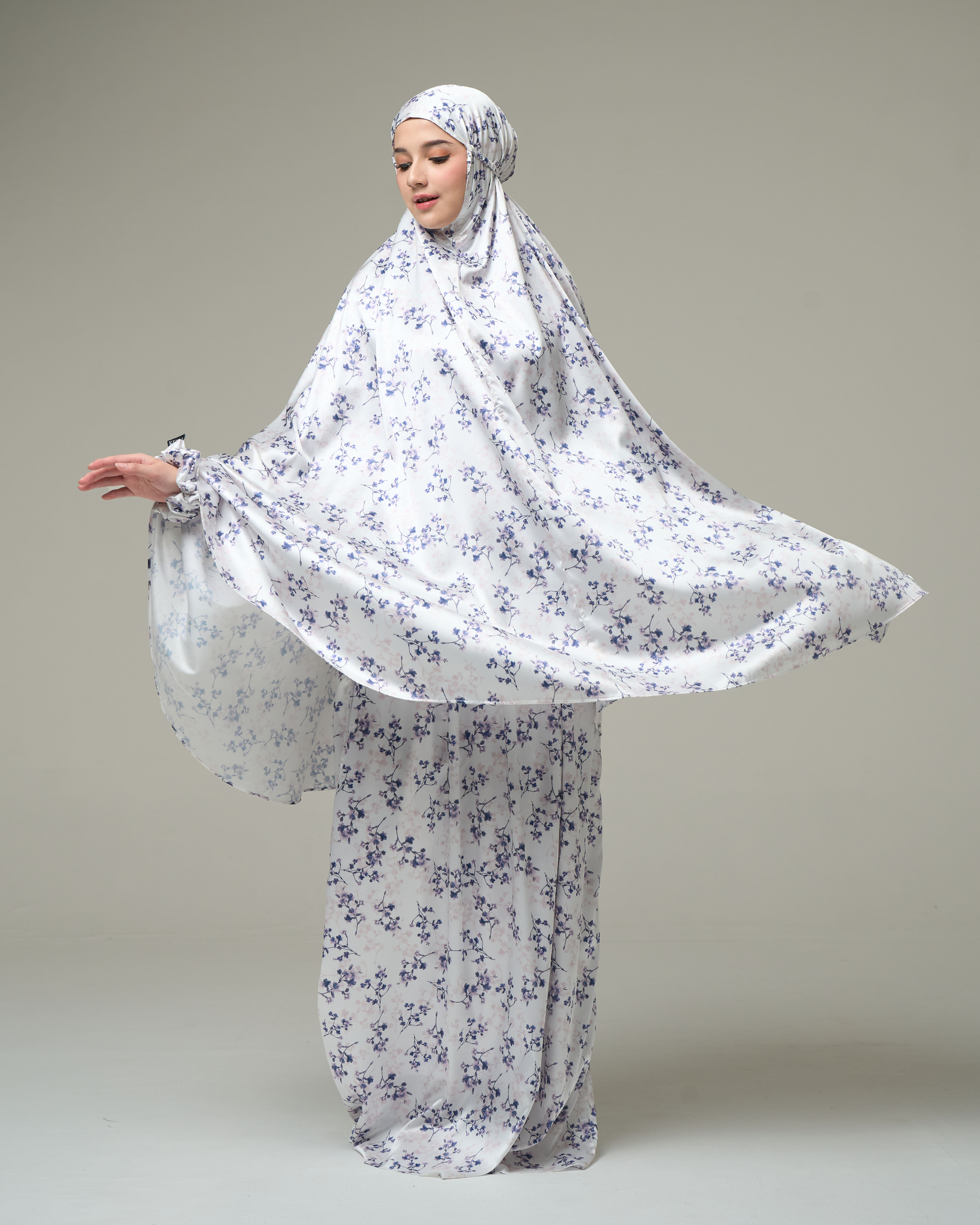 Midnight Pearl Floral Prayer Set