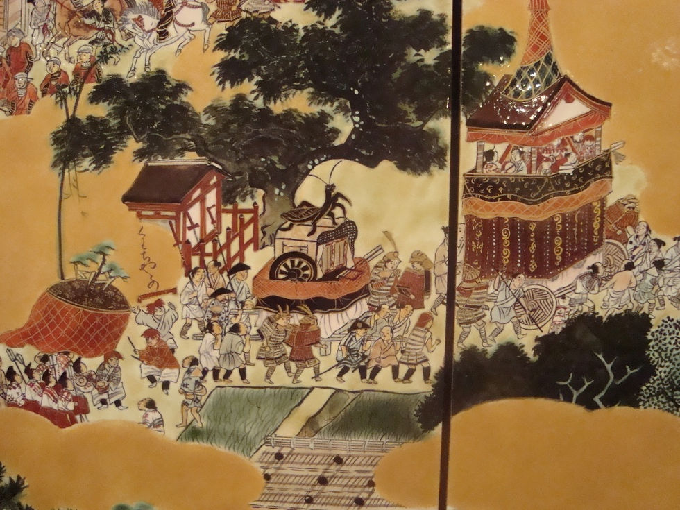 祇園祭の山鉾巡行を描いた金地の屏風絵