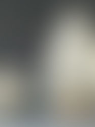 箒を持ったお坊さん