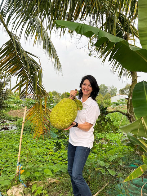 Proyecto Investigación en Vietnam liderado por Estela Gutiérrez : Educación en químicos disruptores endocrinos, especialmente en las zonas rurales y su incidencia en la población.