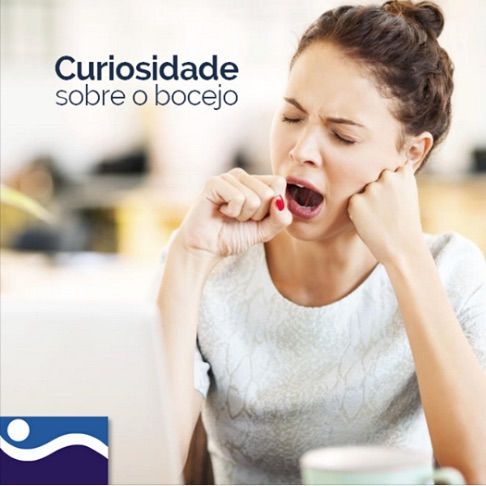 Você abre a boca quando está com sono? Esse ato é o bocejo, que ocorre para nos manter acordados. Quando começa o período de sonolência, nosso sistema nervoso central sofre uma queda de oxigênio. O bocejo funciona como uma alternativa para captar esse ar.