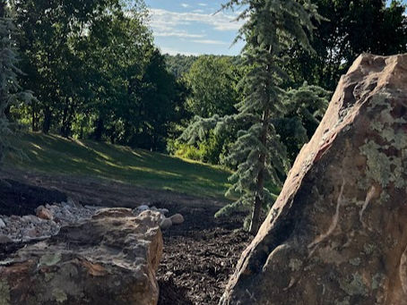Incorporating Natural Stones in Landscaping