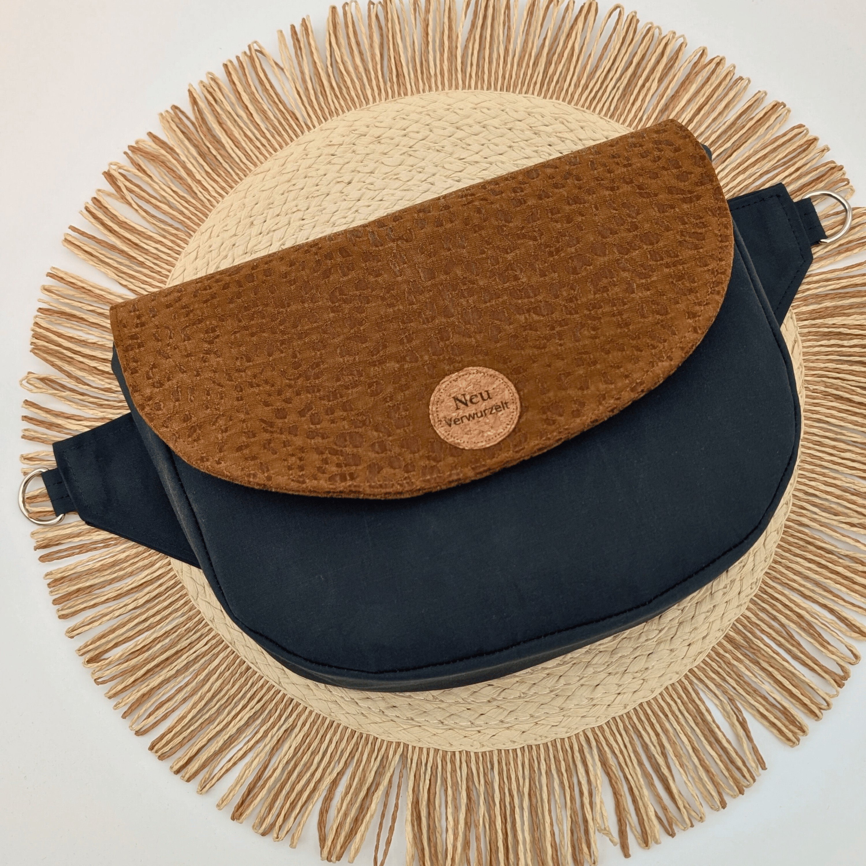 Ocean Elegance Handtasche aus Jacquard und Bio-Baumwolle in Deep Ocean.