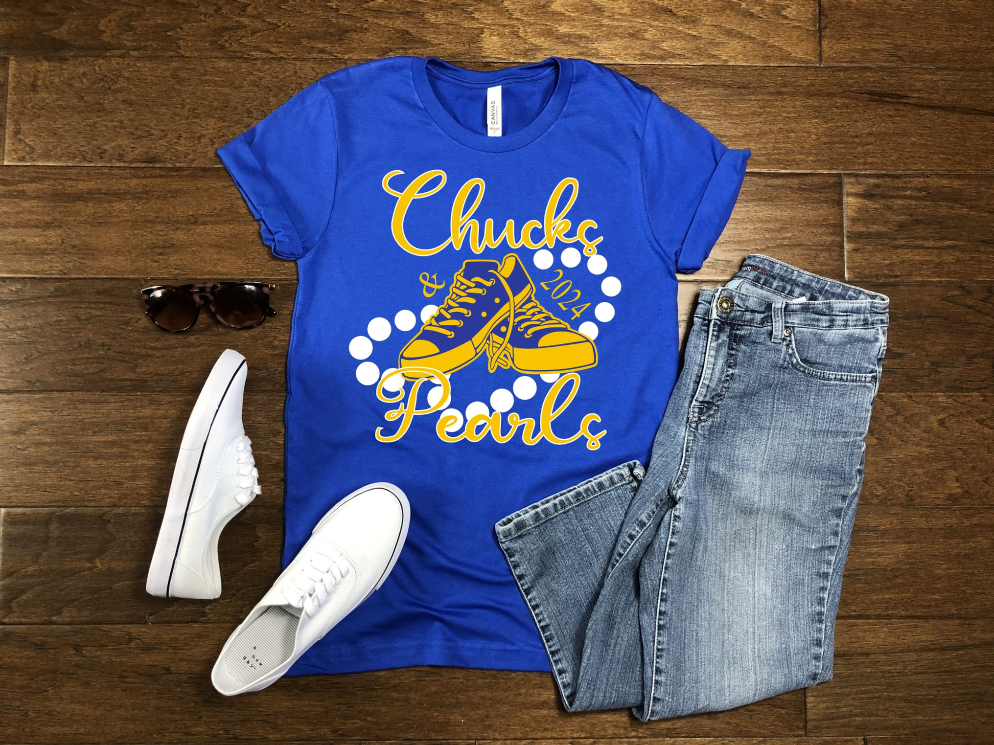 Sgrho Chuck & Pearl's Tshirt