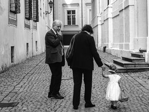Urban Chronicles: Candid Travel Photography Tips