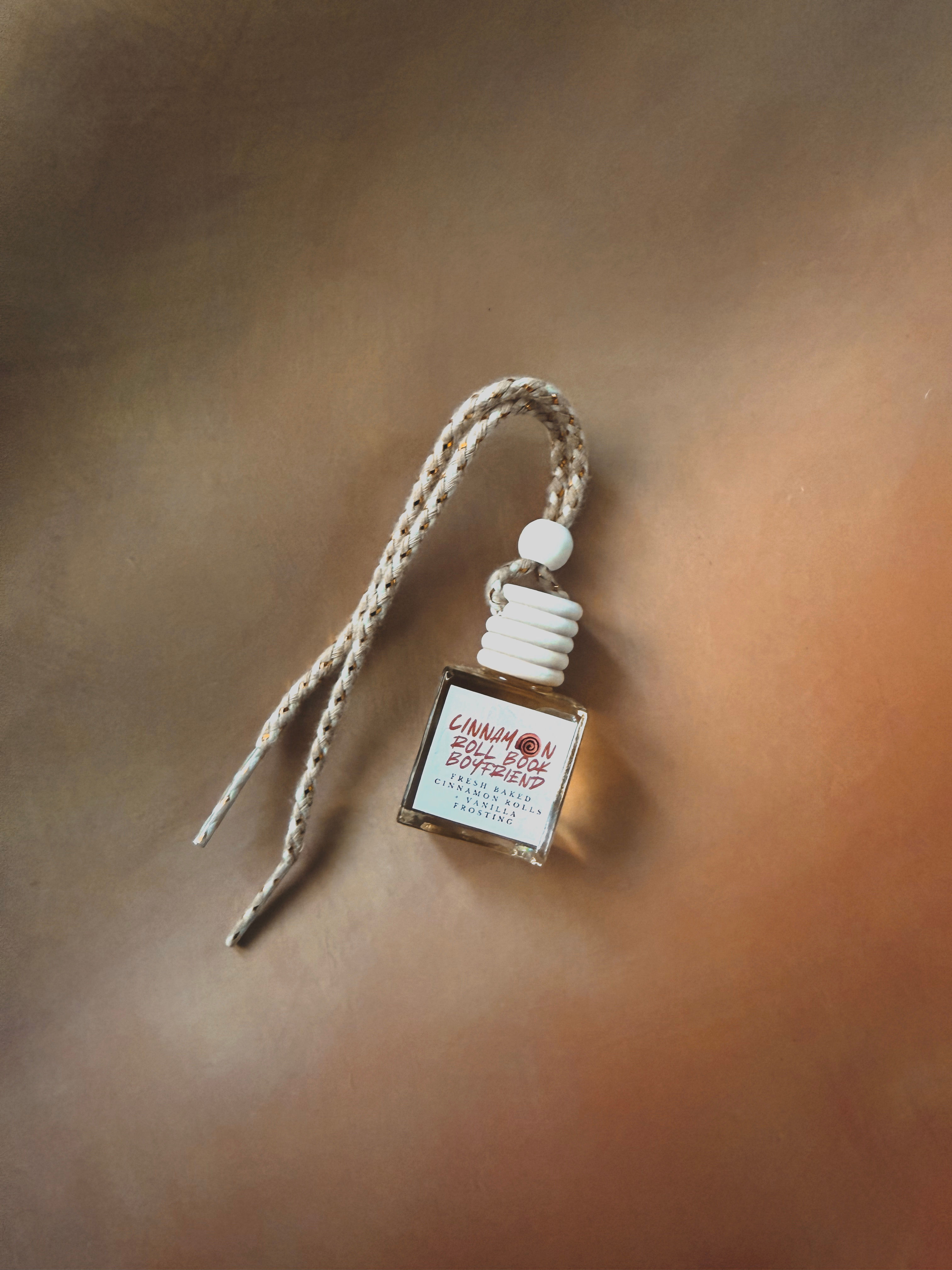 AIR FRESHENER  |  Cinnamon Roll Book Boyfriend (5 ml)