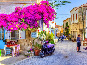 alaçatı sokak resmi