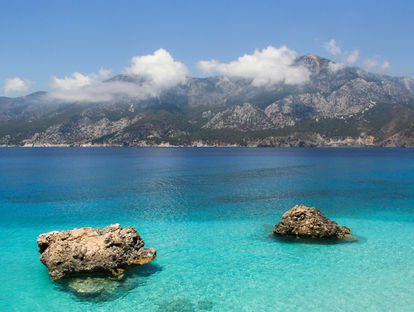 adrasan deniz ve dağ manzarası