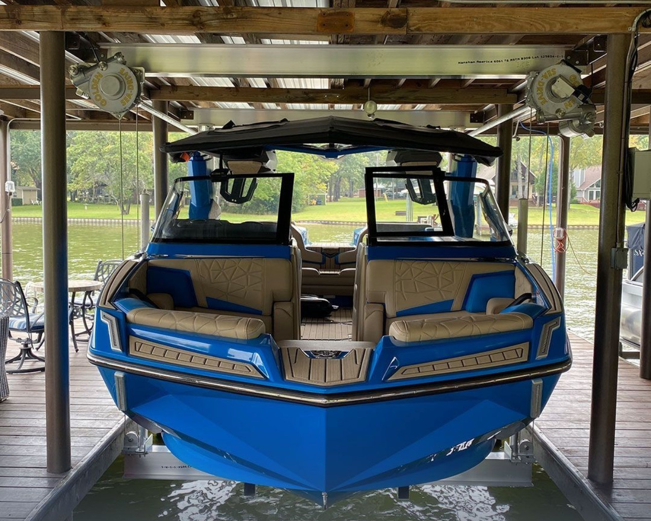 golden-boat-lifts-boat-lift-solutions-sunset-docks