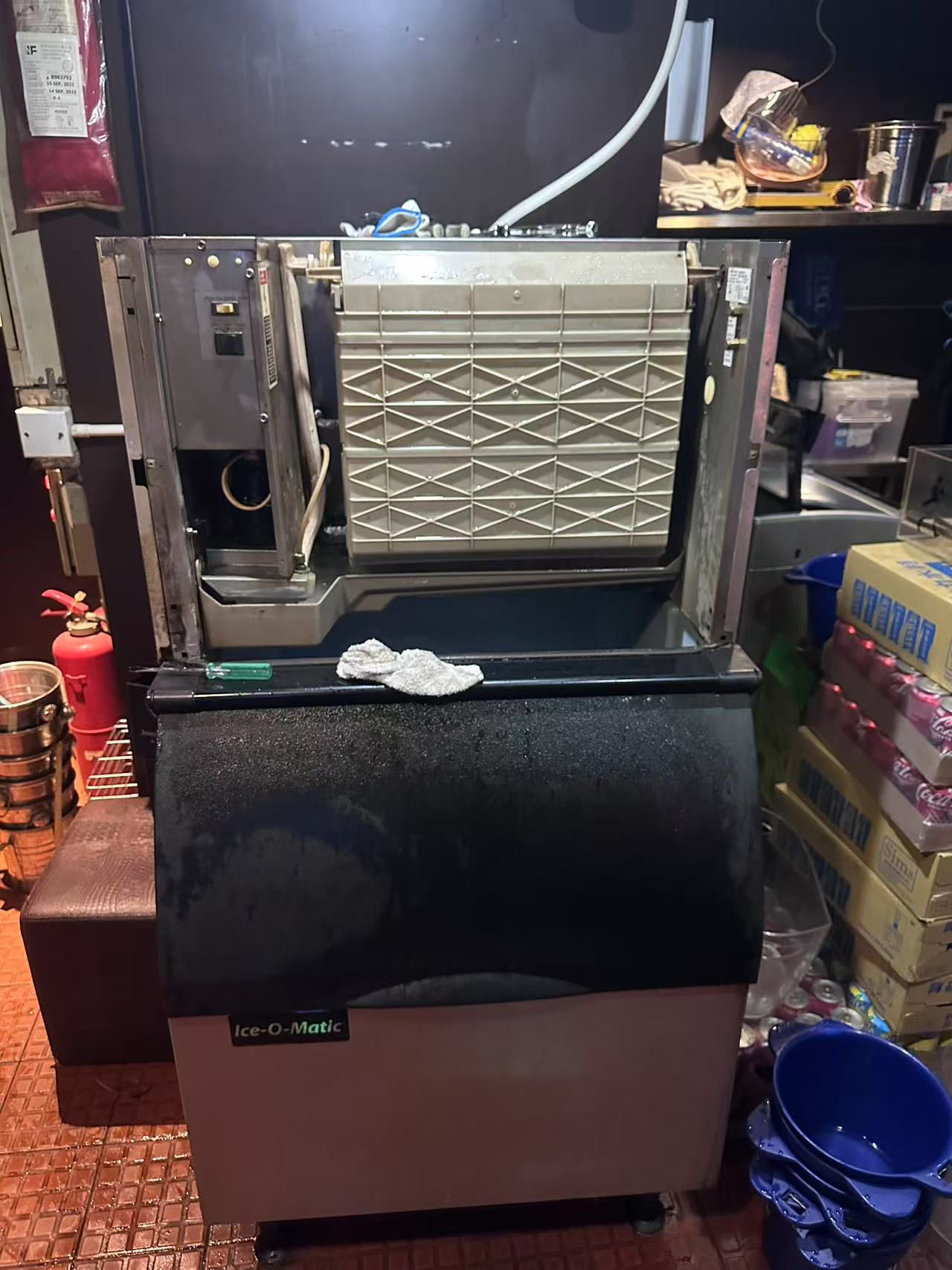 《維修製冰機不能制冰的原因駿弘電器維修可以幫到你》