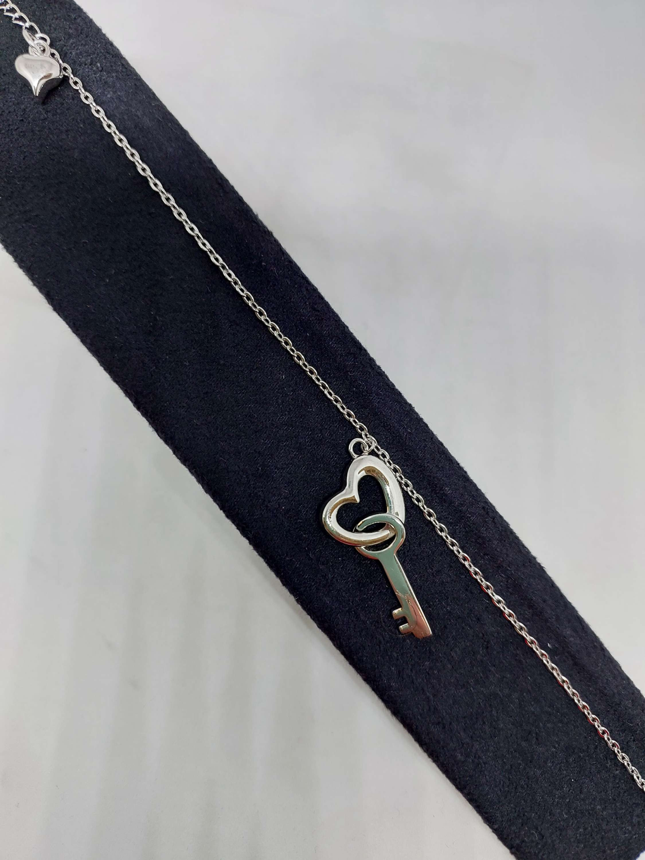 Сребърна гривна