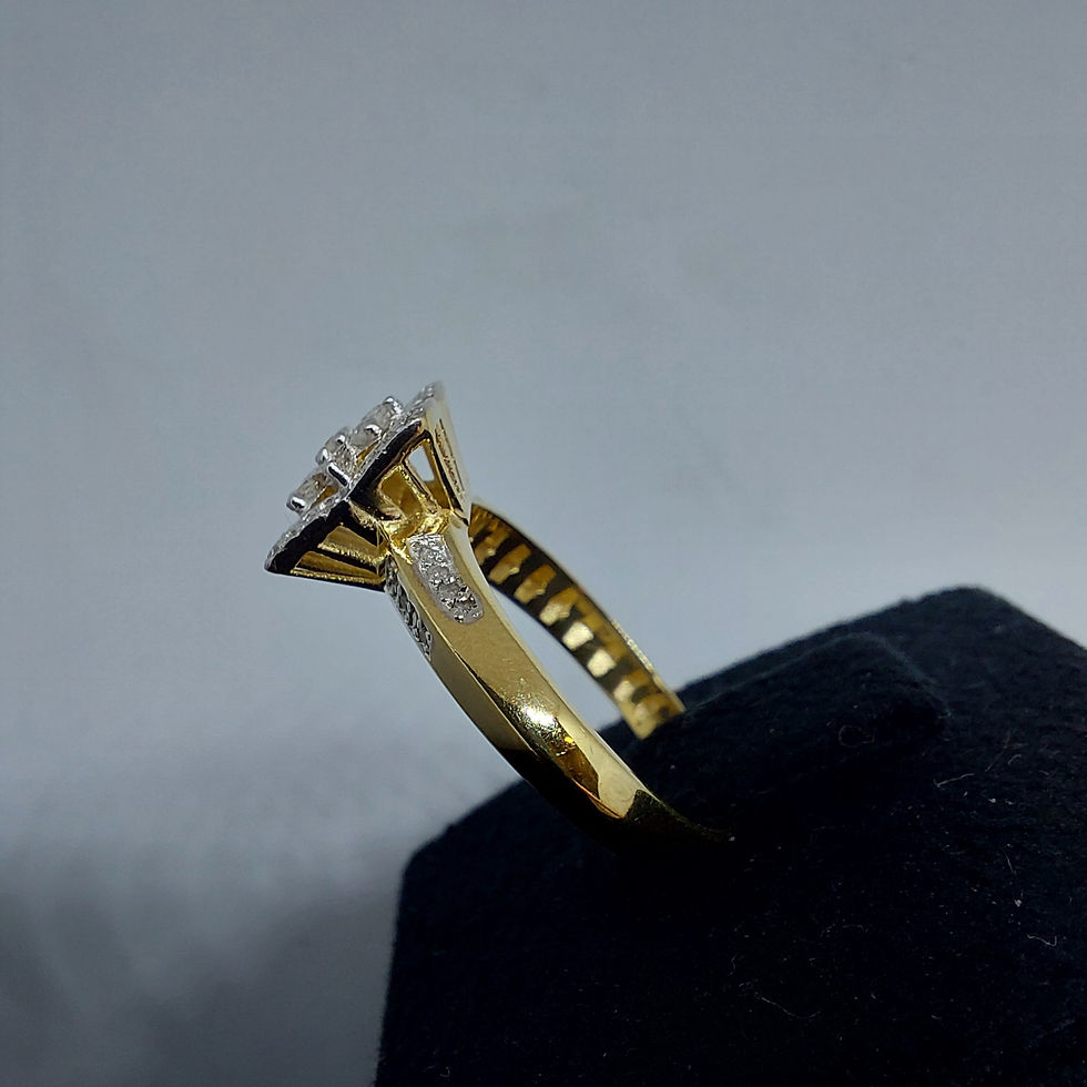 Thumbnail: Golden ring with diamonds