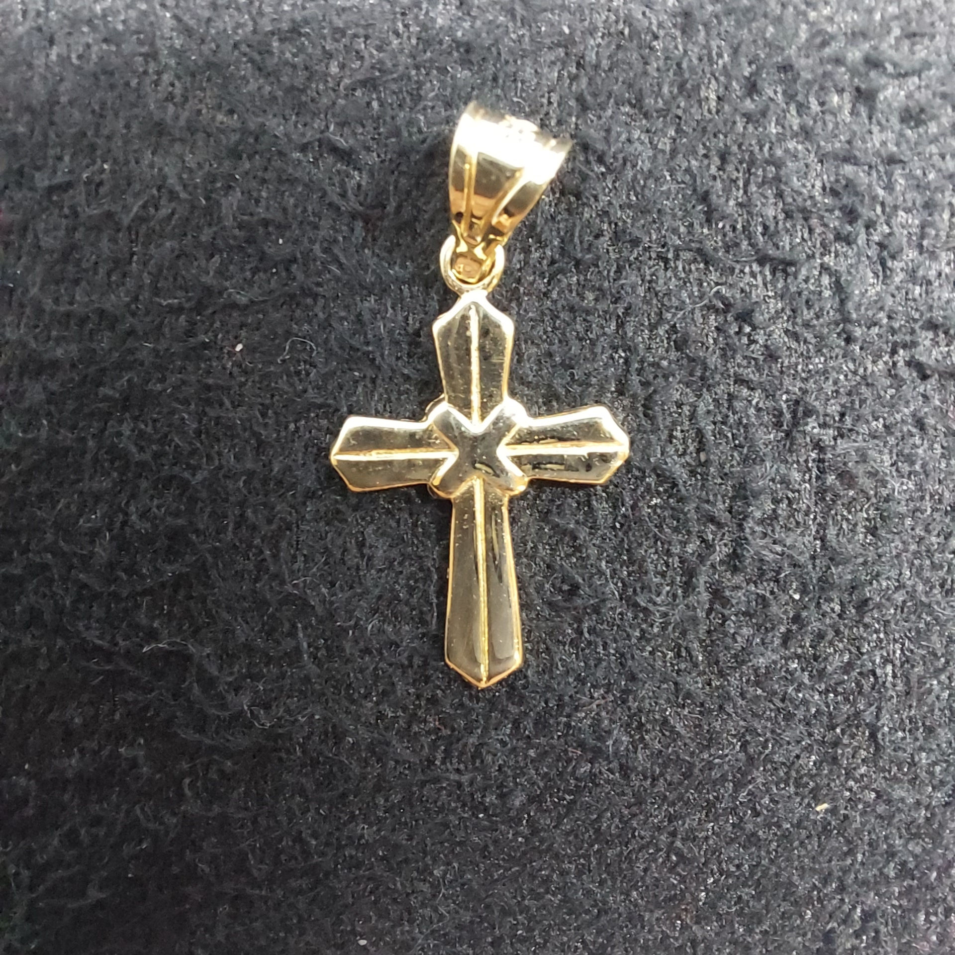 Златен медальон Разпятие