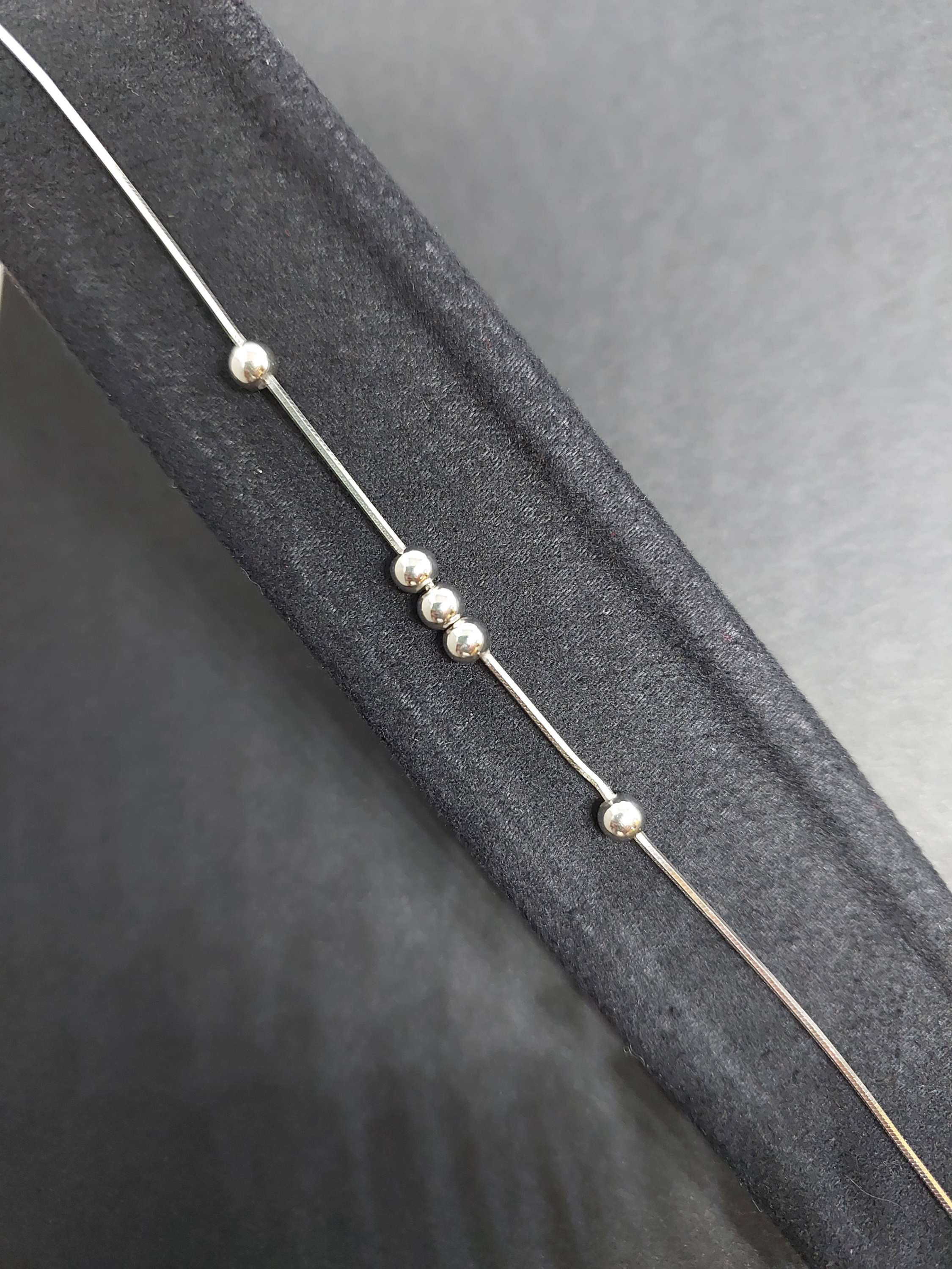 Сребърна гривна