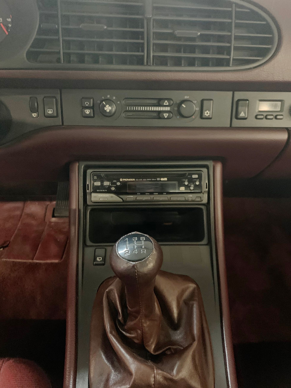 Miniature : PORSCHE 944 série limitée Turbo Cup