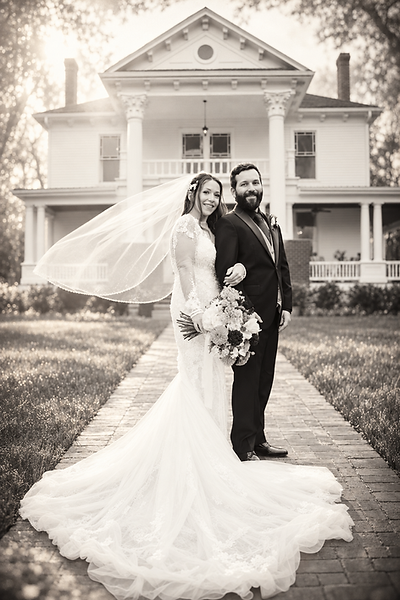 Bride and groom at Thistledome House, a historic North Mississippi wedding venue near Memphis and Oxford