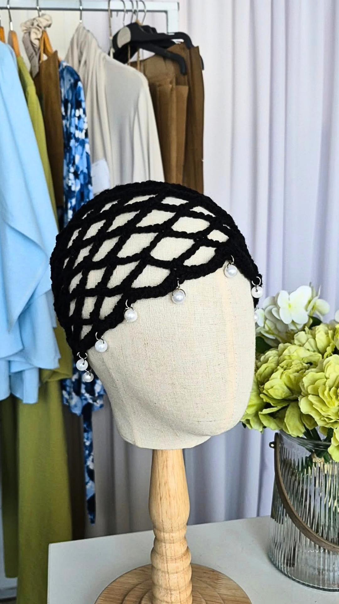 Nuraan Mesh Cap Pearls (black)