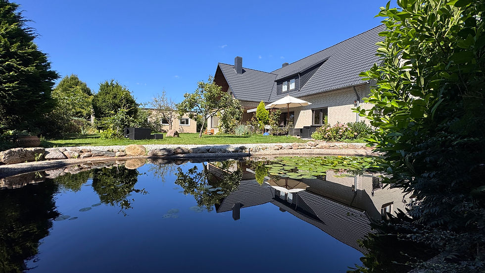 Ferienhaus für Gruppen mieten mit Garten und Teich