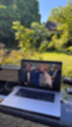 Garten mit vielen Sitzmöglichkeiten