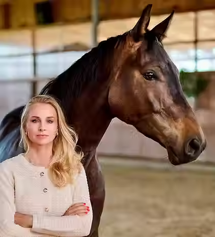 Melanie Kremeyer with horse portrait