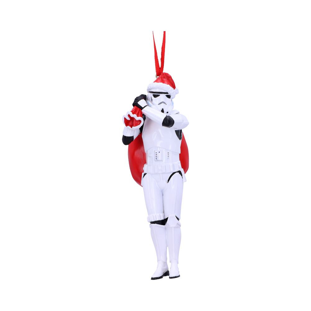 Known for their white suits and shocking aim, the Stormtrooper is easily noticeable by all! Based on the original moulds created by Andrew Ainsworth of Shepperton Design Studios, this range of Original Stormtrooper merchandise captures their character and are as close as it gets to the original film props. Here we can see a Trooper armed with a sack full of presents, let’s hope he able to deliver these on time. Cast in the finest resin before being expertly hand painted, this Stormtrooper hanging ornament makes for the perfect addition to any Christmas collection.