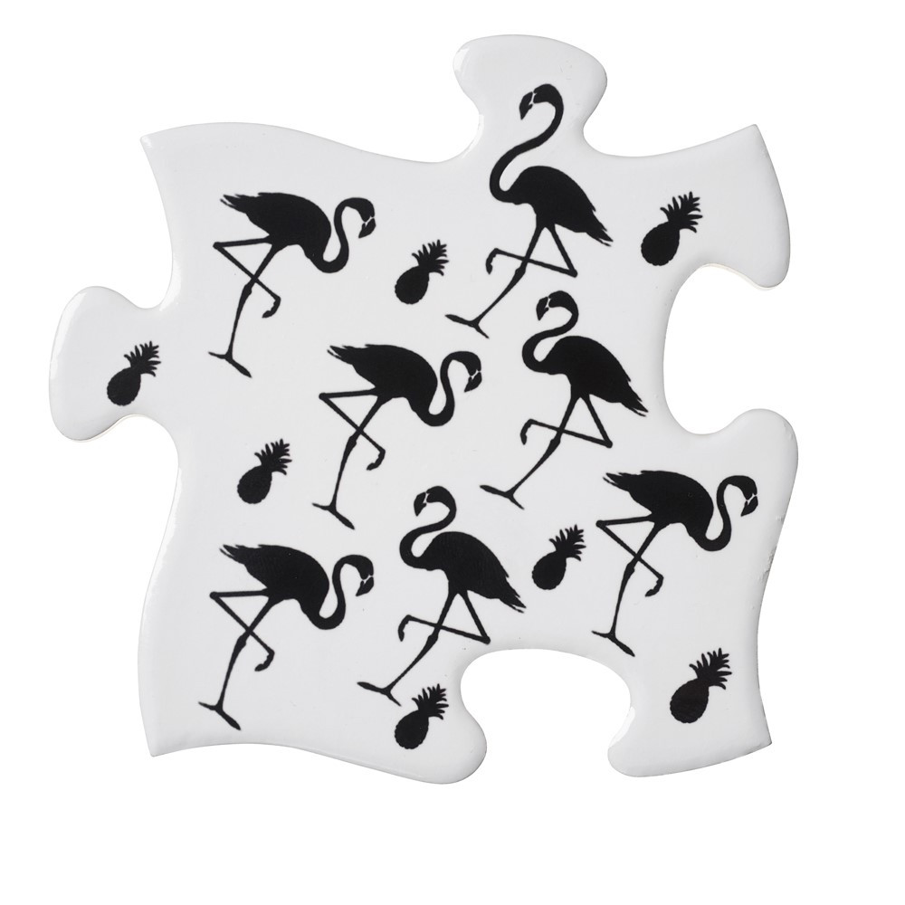 This unique 4 piece black flamingo and pineapple design jigsaw coaster set, can be used as individual coasters or joined together to used as a heatproof trivet. Its quirky design will look fabulous in any room of your home and will certainly get your guests minds working when figuring out how its put together!