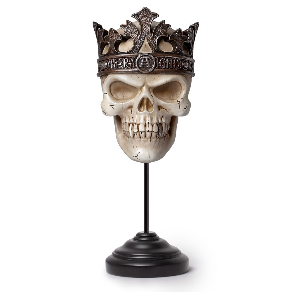 A nightmare vision of your mediaeval overlord looms through time Bearing the elemental ruling crown of earth, air, fire and water.