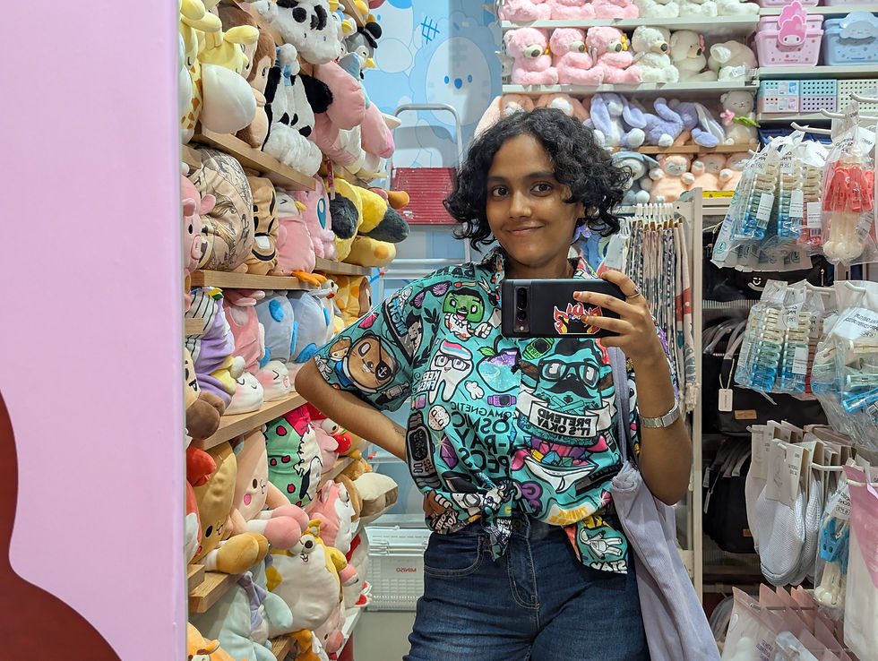 For some reason, this picture reminds me of Yumi. And then I realized oh wait, she also has short hair!